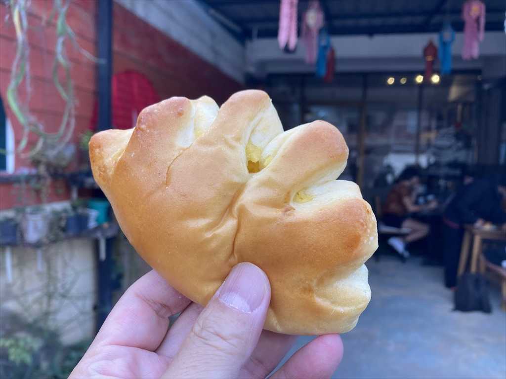 「チェンマイナイトバザール」エリアにある「A&C Bakery」
