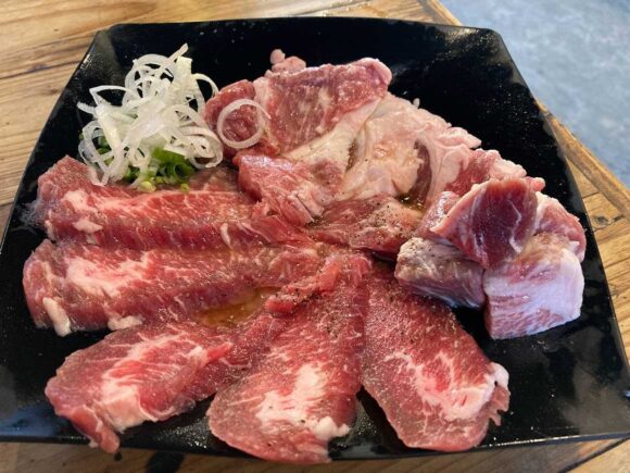 チェンマイホルモン（Chiangmai Horumon）おすすめ①カルビ3種盛り合わせ