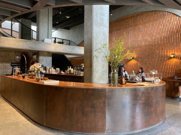 アカアマコーヒー2号店(Akha Ama Coffee Phrasing)の行き方や営業時間・定休日・注意点