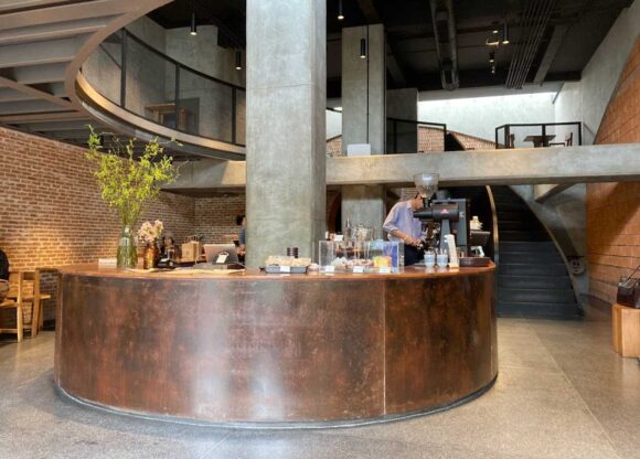 アカアマコーヒー2号店(Akha Ama Coffee Phrasing)の行き方や営業時間・定休日・注意点