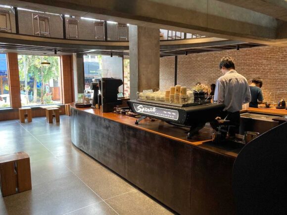 アカアマコーヒー2号店(Akha Ama Coffee Phrasing)の行き方や営業時間・定休日・注意点