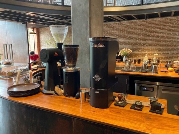 アカアマコーヒー2号店（Akha Ama Coffee Phrasing）の行き方や営業時間・定休日・注意点