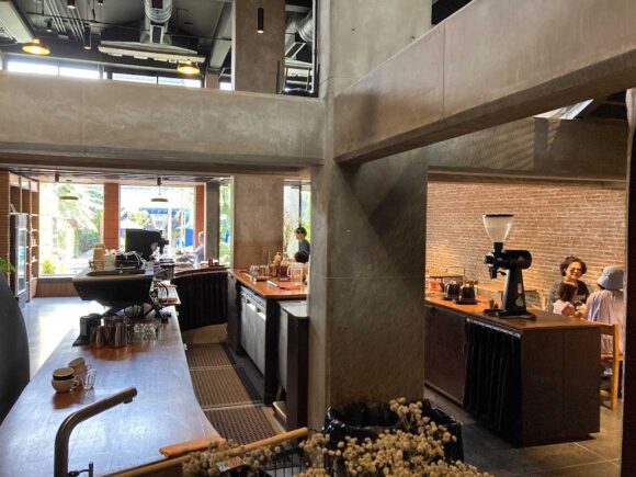アカアマコーヒー2号店(Akha Ama Coffee Phrasing)の行き方や営業時間・定休日・注意点