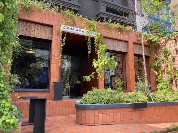 アカアマコーヒー2号店(Akha Ama Coffee Phrasing)の行き方や営業時間・定休日・注意点
