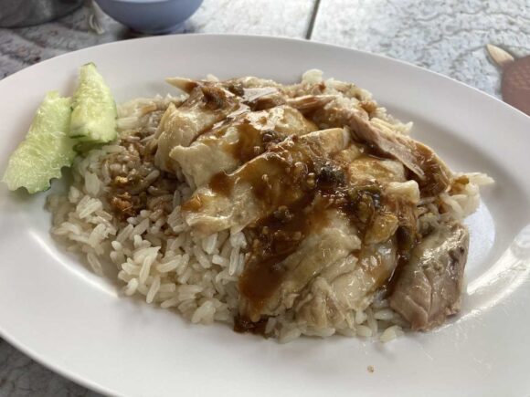 デーンカオマンガイ(Dan Chicken Rice)おすすめ①カオマンガイ(茹で鶏)
