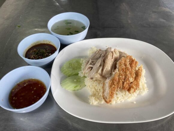 カオマンガイナンタラーム(Chicken Rice Nan Ta Ram)おすすめ①ミックスカオマンガイ