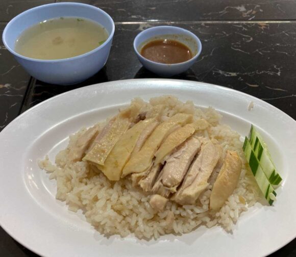 デーンカオマンガイ(Dan Chicken Rice)おすすめ①カオマンガイ(茹で鶏)