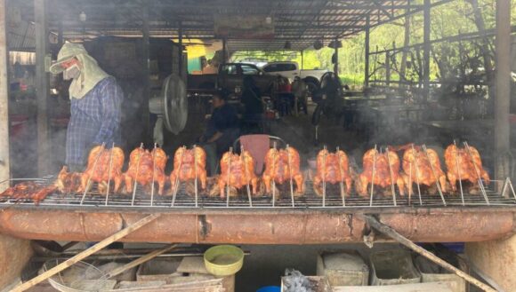 ガイヤーン ウィチェンブリー(Wichian Buri Grilled Chicken)チャンクラン本店の行き方や営業時間・定休日・注意点