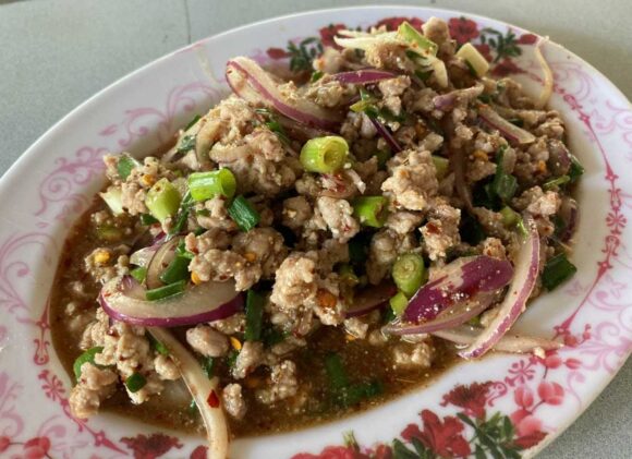 ガイヤーン ウィチェンブリー(Wichian Buri Grilled Chicken)おすすめ③ラープムー