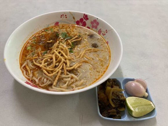 カオソーイイスラム(KhaoSoi Islam)おすすめ①牛肉のカオソーイ