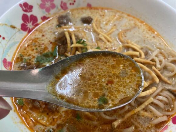 カオソーイイスラム(KhaoSoi Islam)おすすめ①牛肉のカオソーイ