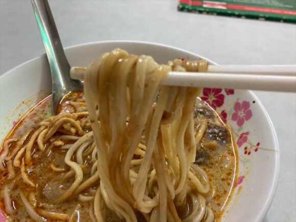 カオソーイイスラム(KhaoSoi Islam)おすすめ①牛肉のカオソーイ