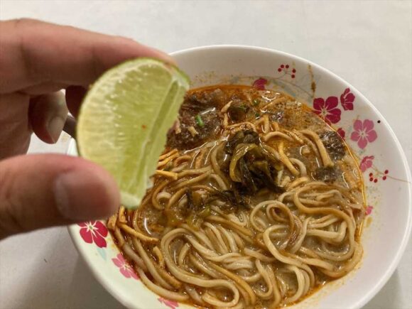 カオソーイイスラム(KhaoSoi Islam)おすすめ①牛肉のカオソーイ