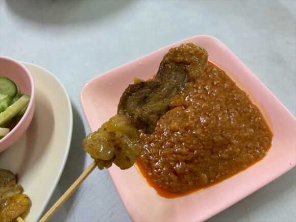 カオソーイイスラム(KhaoSoi Islam)おすすめ②牛サテ