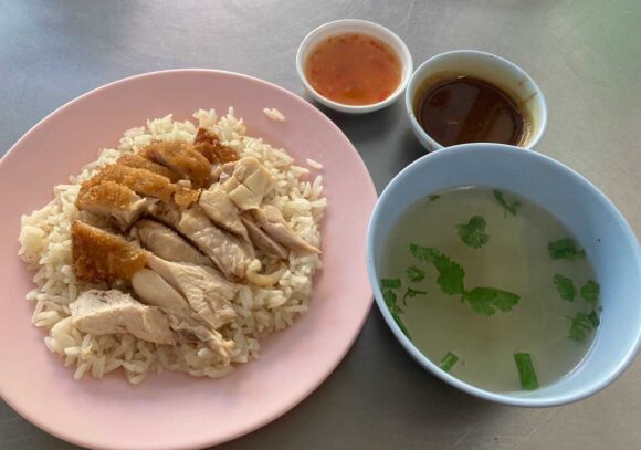 グリットオーチャー/發栄（Krit Ocha Chicken rice）おすすめ②ミックスカオマンガイ