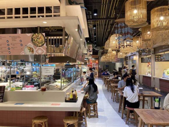 チェンマイグルメおすすめ「フードコート」