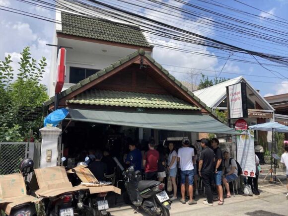 カオソーイメーサイ( Khao Soi Mae Sai)の行き方や営業時間・定休日・駐車場