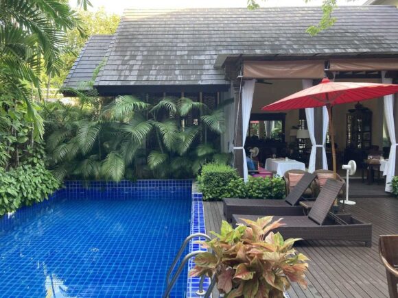 バーン クラン ウィアン (Baan Klang Wiang Hotel)のプール