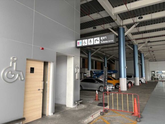 ドンムアン空港発エアポートバス(BMTAバス)に乗る方はサービスホールへ