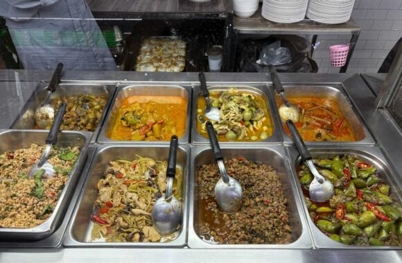 ドンムアン空港おすすめ格安フードコート「Magic อร่อย（マジックアロイ）」