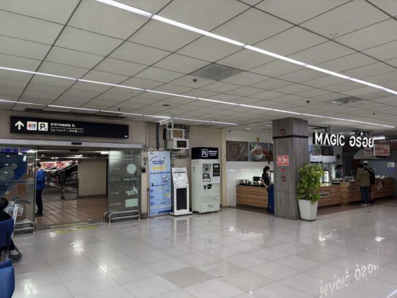 ドンムアン空港おすすめ格安フードコート「Magic อร่อย（マジックアロイ）」
