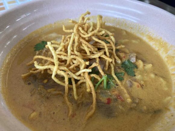 カオソーイ クンヤーイ（Khaosoi Khun Yai）おすすめ①カオソーイヌア（牛肉）