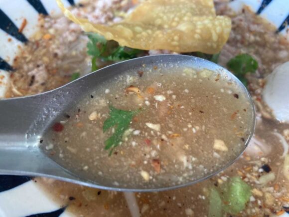 カオソーイ クンヤーイ(Khaosoi Khun Yai)おすすめ④クィッティアオトムヤム