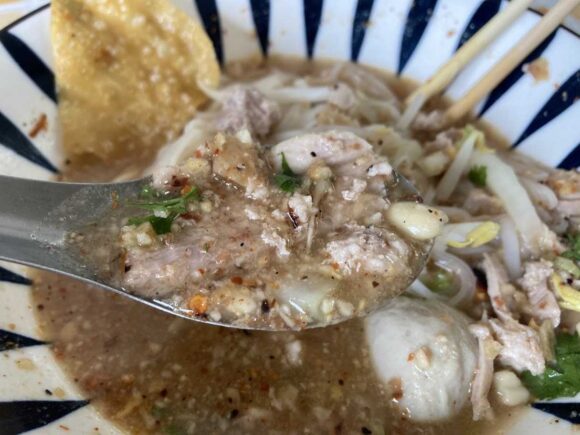 カオソーイ クンヤーイ(Khaosoi Khun Yai)おすすめ④クィッティアオトムヤム