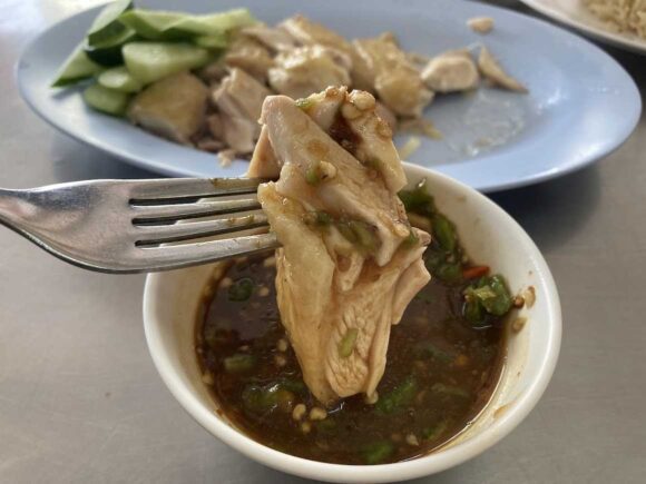 カオマンガイハイラム(KhaoManGai HaiLam)で鶏肉だけを注文もおすすめ