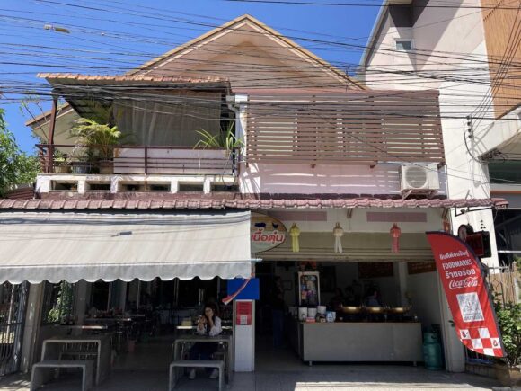 チェンマイ牛肉ガパオ「อัครฯ เนื้อตุ๋น (Beef Noodle)」の行き方や営業時間・定休日・注意点