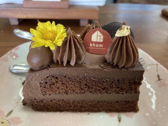 Khom Chocolate House(コム チョコレートハウス)おすすめ「ドリンク2杯&ケーキセット」
