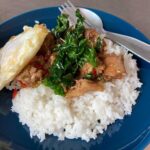 チェンマイ「อัครฯ เนื้อตุ๋น (Beef Noodle)」おすすめ①牛肉煮込みのガパオライス