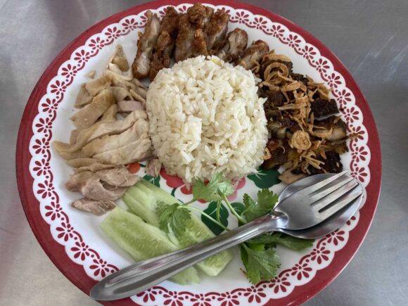 カオマンガイドバイ(Dubai Chicken Rice)おすすめ①カオマンガイ3種盛り