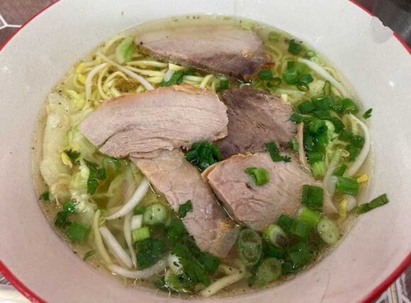 Je Hua Noodles(阿華麺店)おすすめ②叉焼雲呑麺(チャーシューワンタン麺)