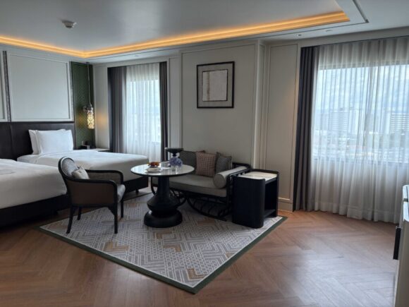 インターコンチネンタル チェンマイ ザ メーピンの客室レビュー (ツインプレミアム)