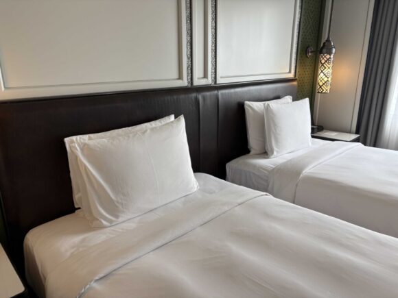 インターコンチネンタル チェンマイ ザ メーピンの客室レビュー (ツインプレミアム)