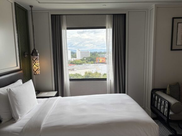 インターコンチネンタル チェンマイ ザ メーピンの客室レビュー (ツインプレミアム)