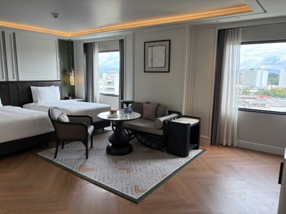 インターコンチネンタル チェンマイ ザ メーピンの客室レビュー (ツインプレミアム)