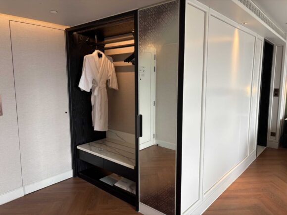 インターコンチネンタル チェンマイ ザ メーピンの客室レビュー (ツインプレミアム)