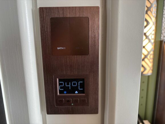 インターコンチネンタル チェンマイ ザ メーピンの客室レビュー (ツインプレミアム)