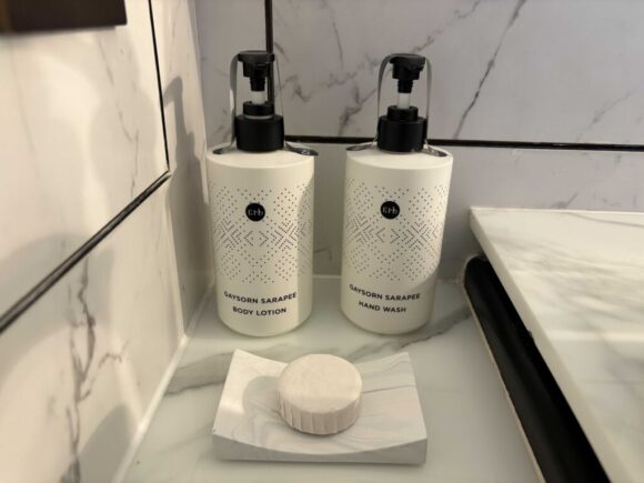 インターコンチネンタル チェンマイ ザ メーピンの客室レビュー (ツインプレミアム)