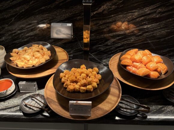 Club InterContinental(インターコンチネンタルチェンマイ)のイブニングカクテル