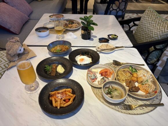 Club InterContinental(インターコンチネンタルチェンマイ)のイブニングカクテル