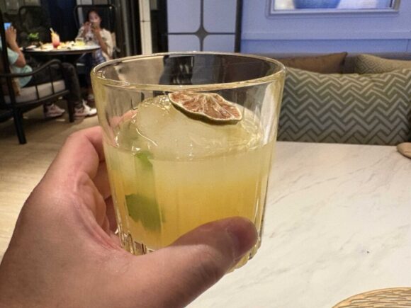 Club InterContinental(インターコンチネンタルチェンマイ)のイブニングカクテル