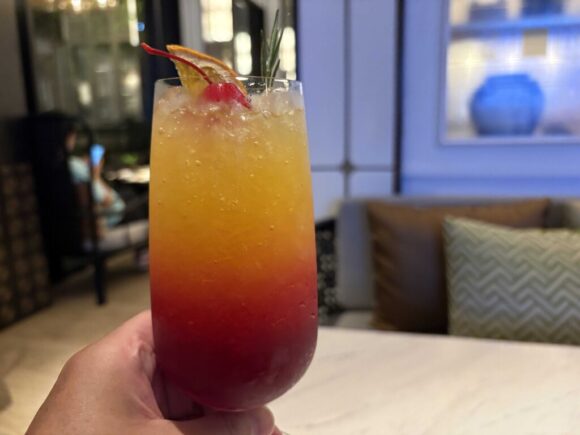 Club InterContinental(インターコンチネンタルチェンマイ)のイブニングカクテル