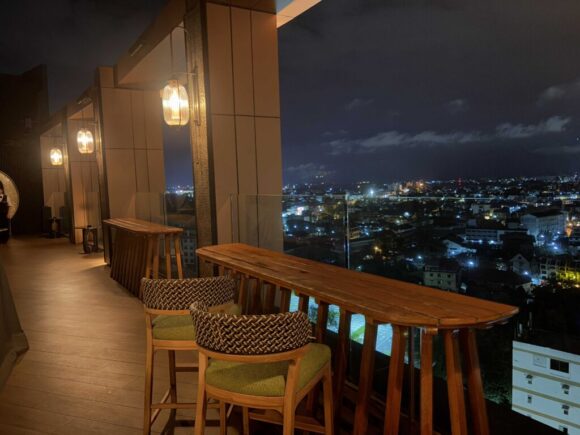 インターコンチネンタル チェンマイ ザ メーピンおすすめルーフトップバー(HONG’s Sky Bar )