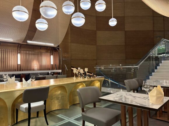 ル・メリディアン バンコク 「Tempo Bar/テンポウバー」（中二階）のクリエイティブアワー（カクテルタイム）