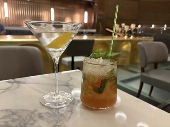 ル・メリディアン バンコク 「Tempo Bar/テンポウバー」（中二階）のクリエイティブアワー（カクテルタイム）