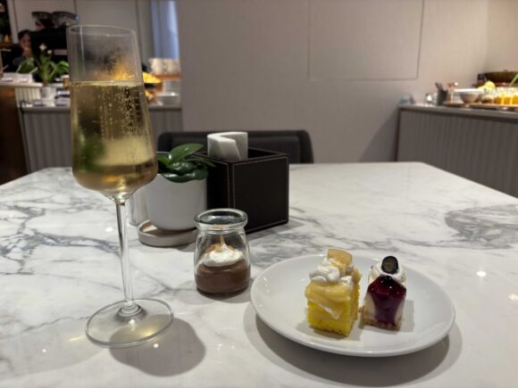 ル・メリディアン バンコク 「Tempo Bar/テンポウバー」（中二階）のクリエイティブアワー（カクテルタイム）