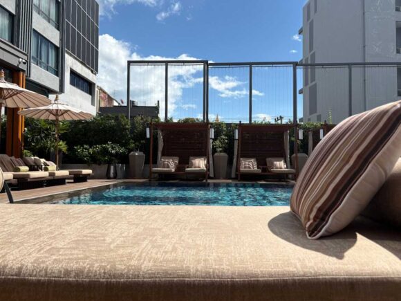 メリアチェンマイのプール(2階)